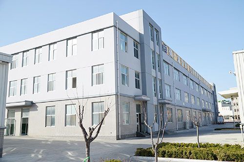 公司本著以人為本、誠信待人的理念，培養(yǎng)造就了一批專業(yè)人員